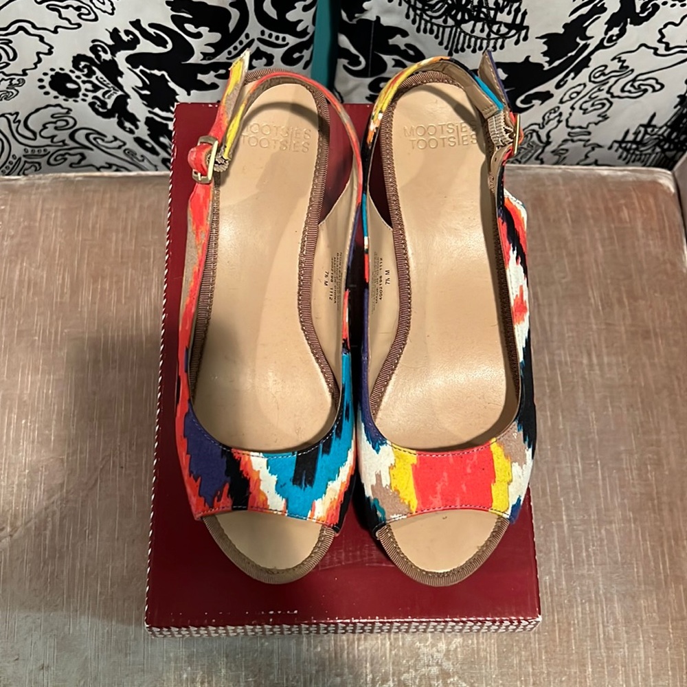 Vintage Mootsies Tootsies Moliker Peep Toe Platform  Wedge